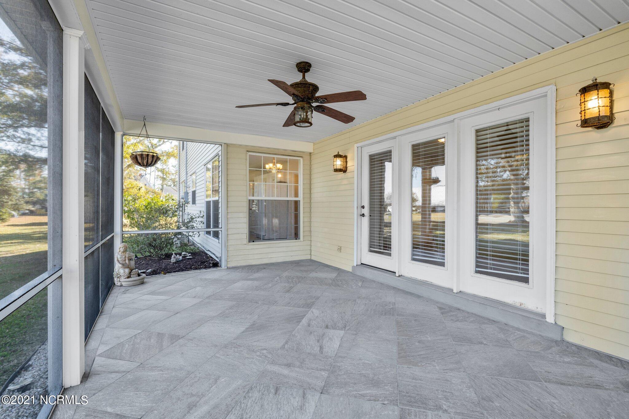 110 Wallace Road Beaufort, NC 28516 - Photo 17 of 42 Screened porch