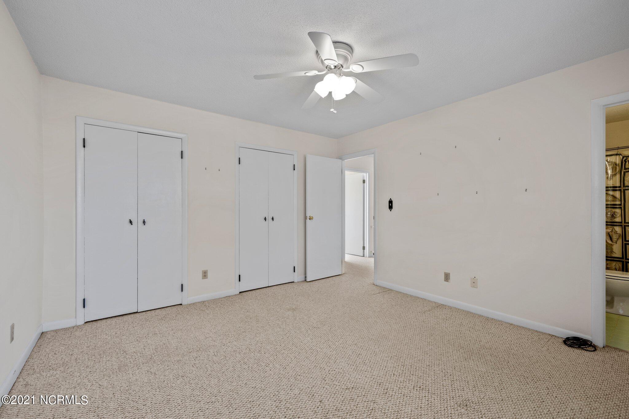 110 Wallace Road Beaufort, NC 28516 - Photo 20 of 42 Principal bedroom
