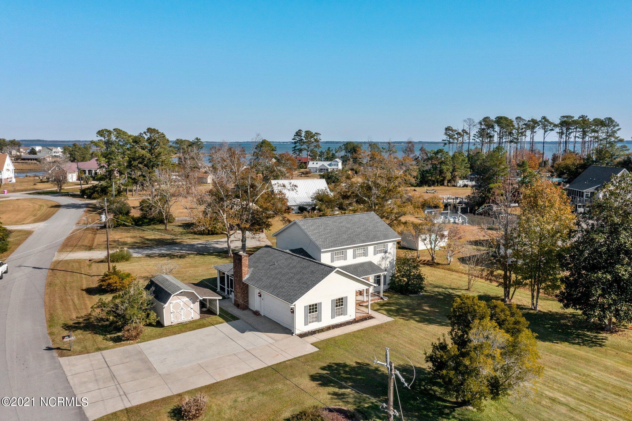 110 Wallace Road Beaufort, NC 28516 - Photo 2 of 42 Aerial
