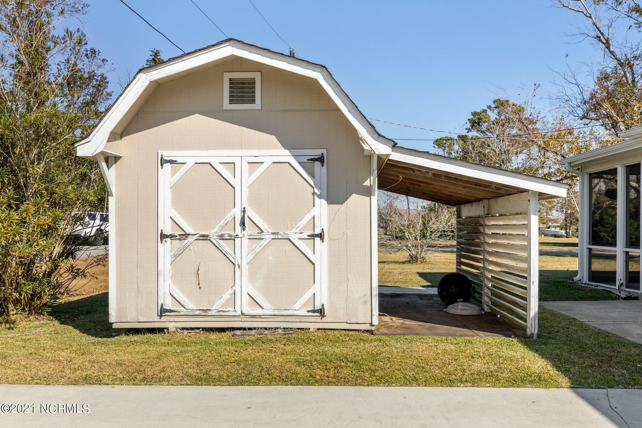 110 Wallace Road Beaufort, NC 28516 - Photo 32 of 42 Storage shed