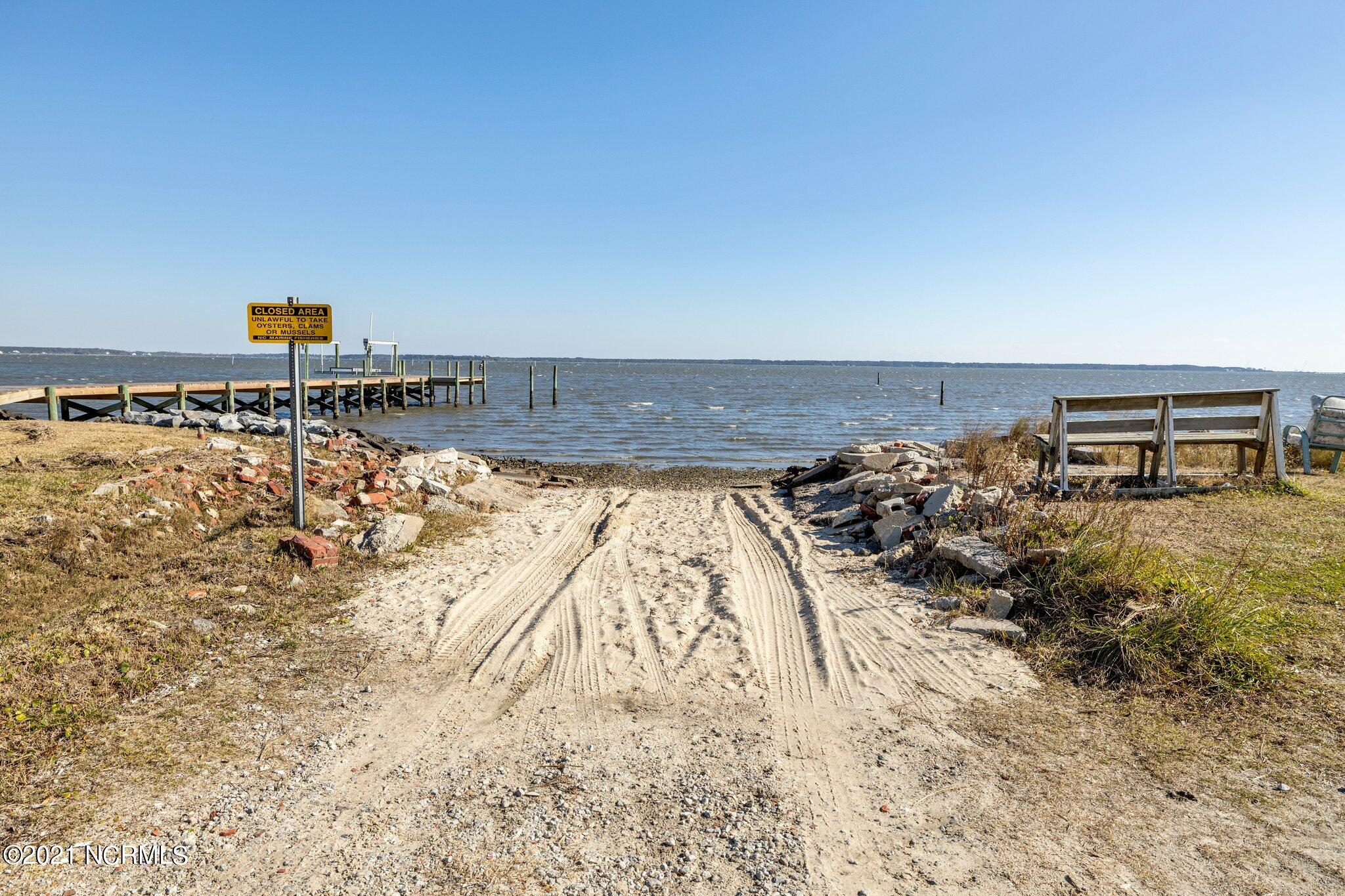 110 Wallace Road Beaufort, NC 28516 - Photo 35 of 42 Area boat ramp to North River