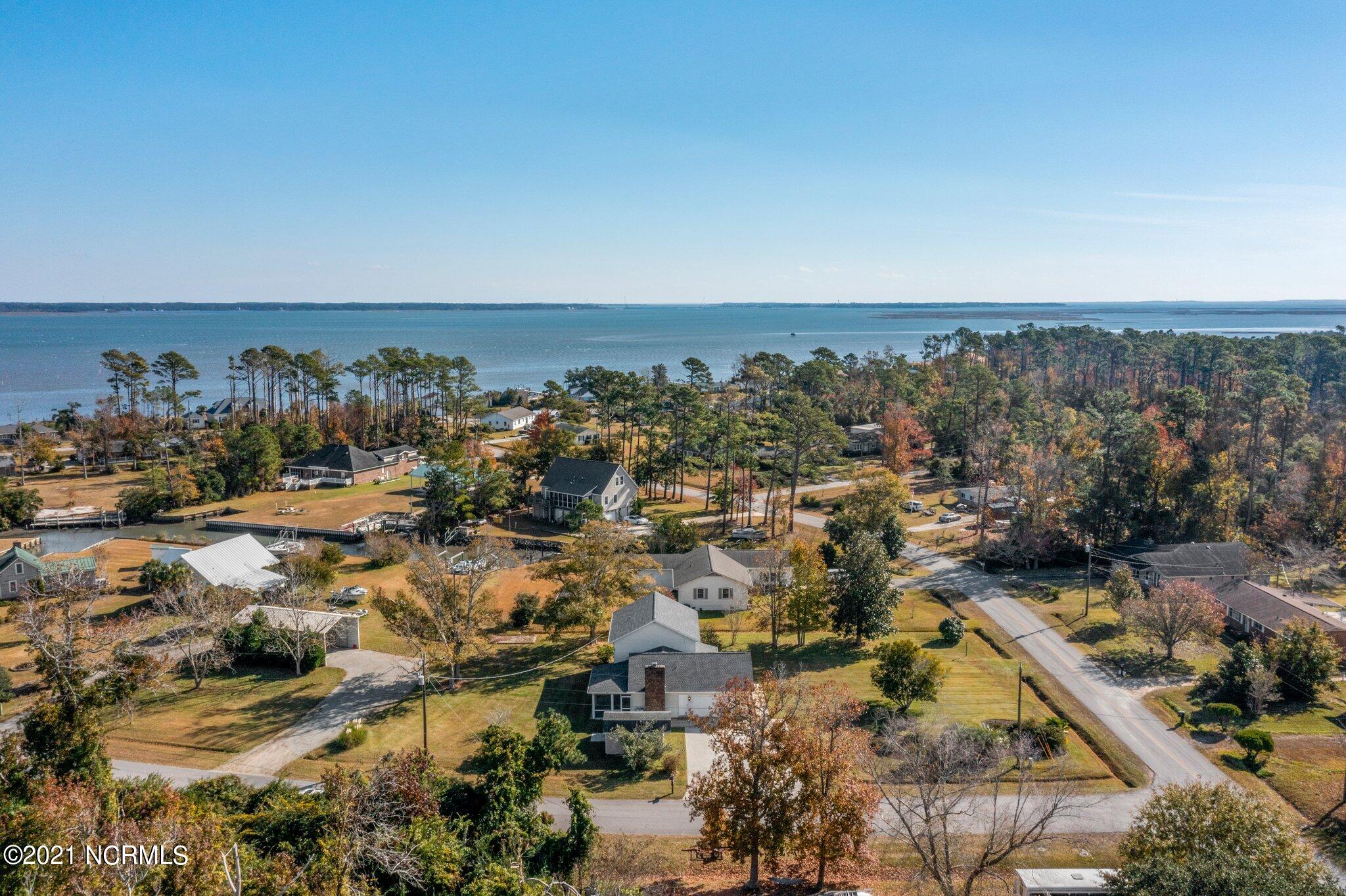 110 Wallace Road Beaufort, NC 28516 - Photo 37 of 42 Aerial