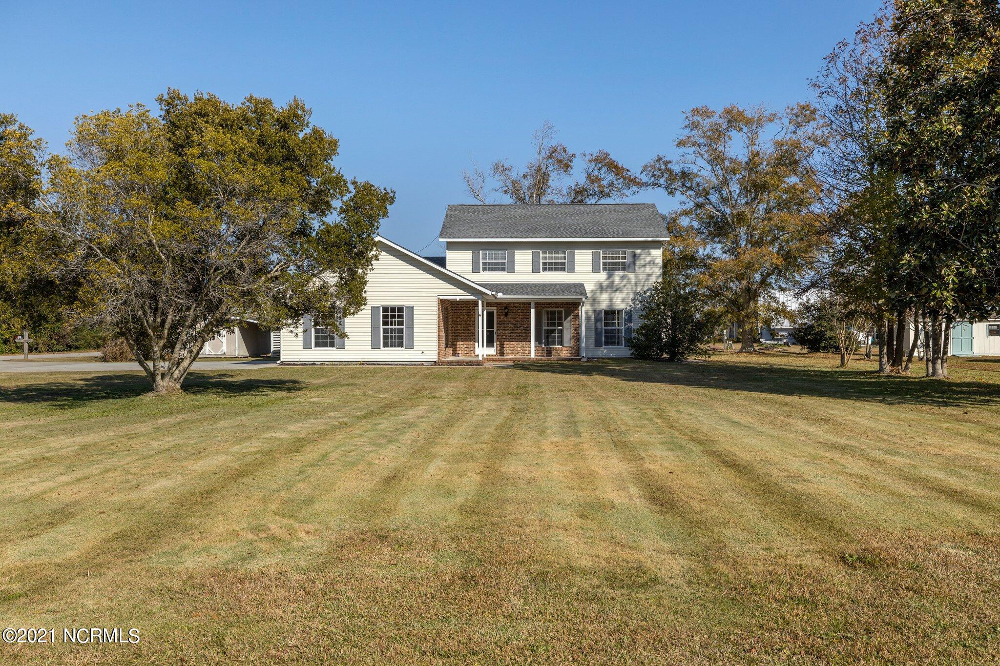 110 Wallace Road Beaufort, NC 28516 - Photo 40 of 42 Front yard and view