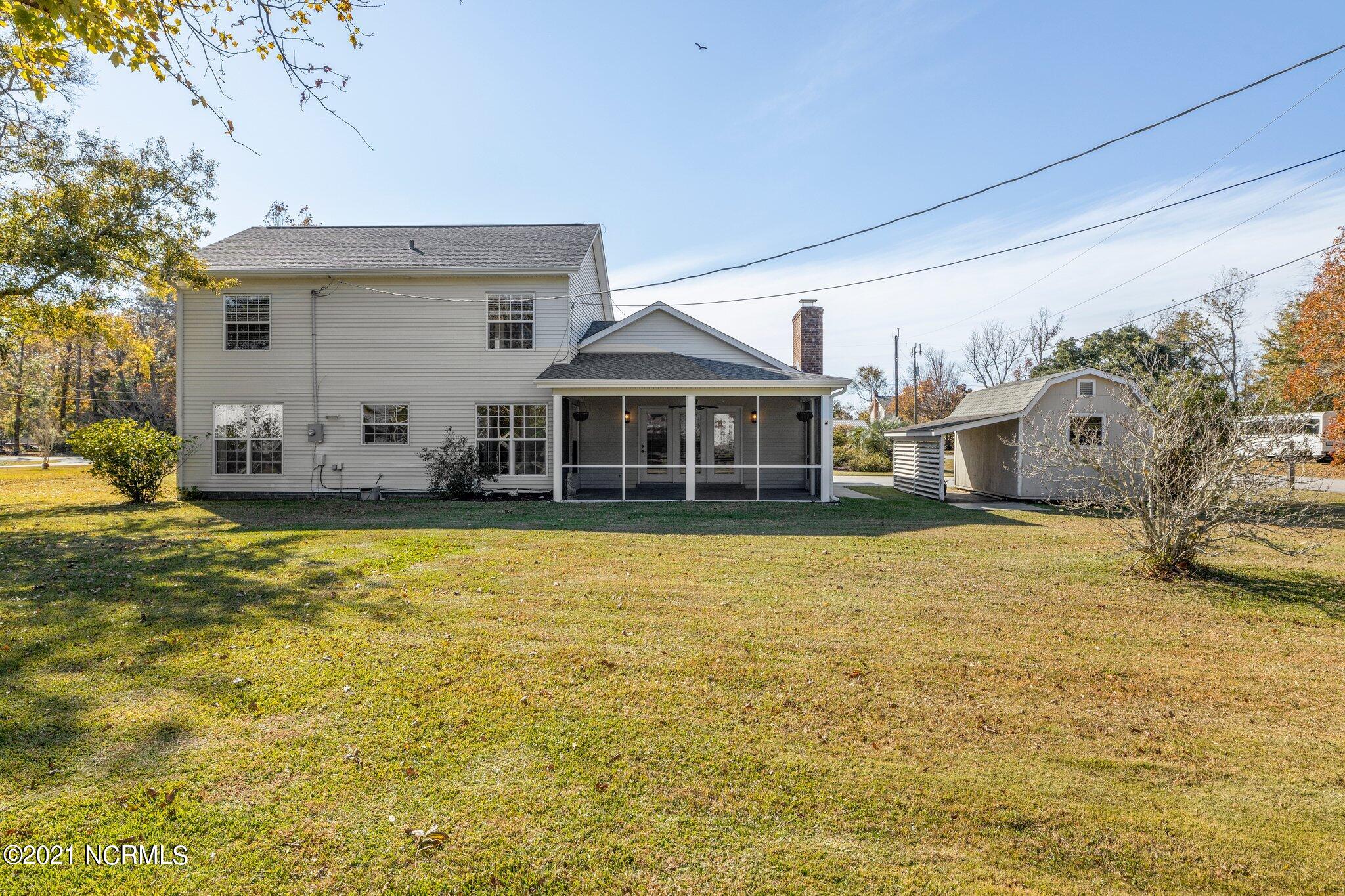 110 Wallace Road Beaufort, NC 28516 - Photo 42 of 42 Rear view and yard