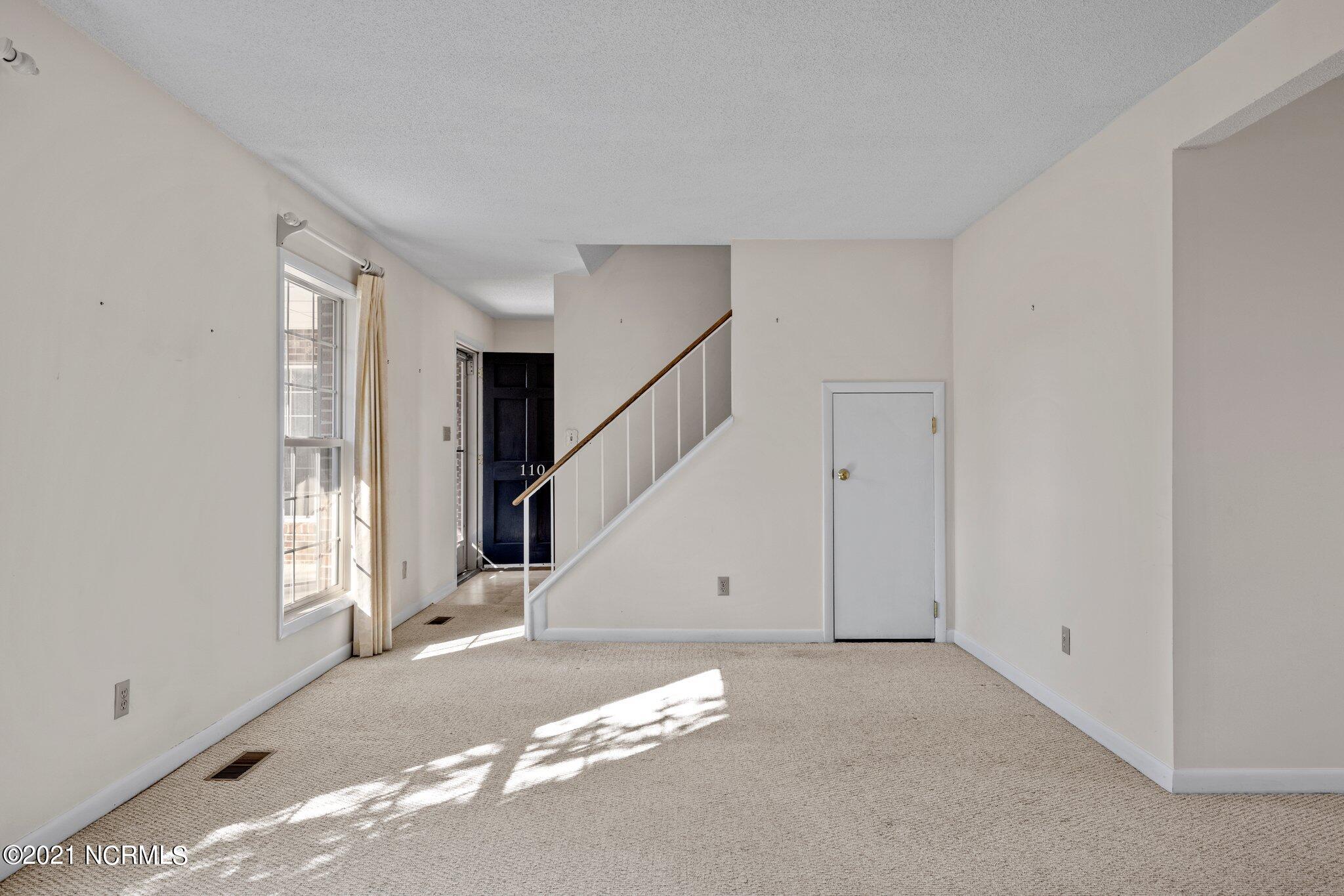 110 Wallace Road Beaufort, NC 28516 - Photo 5 of 42 Den