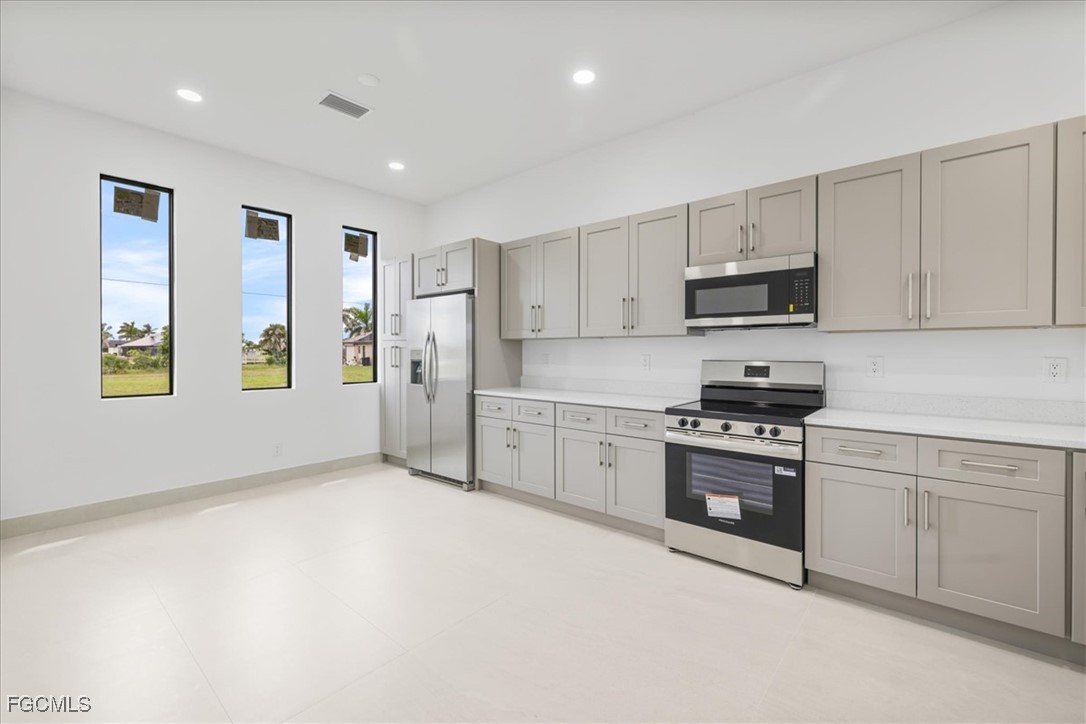 4333 Northwest 33rd Lane Cape Coral, FL 33993 - Photo 11 of 27