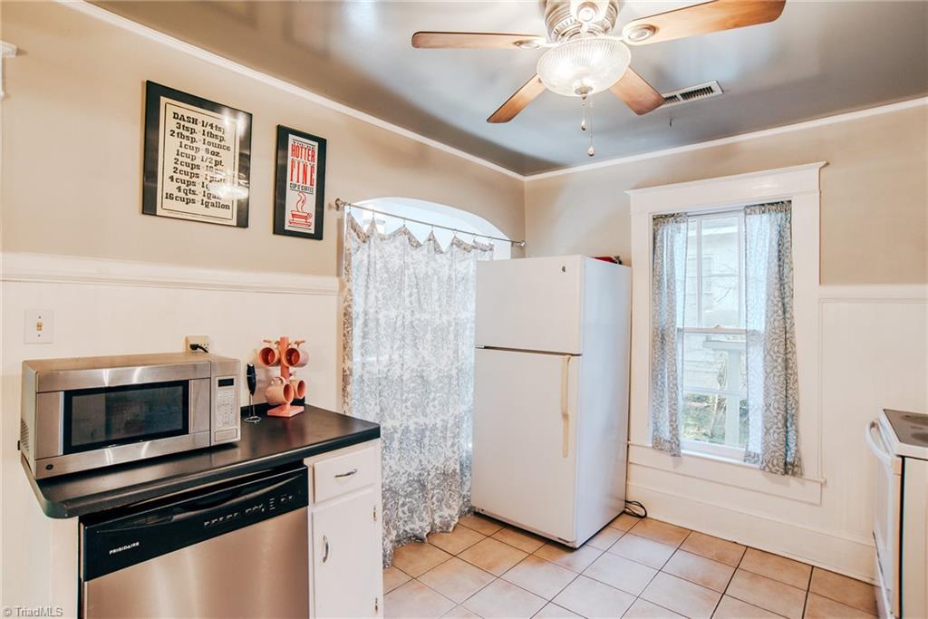 1313 Prescott Place High Point, NC 27262 - Photo 10 of 25