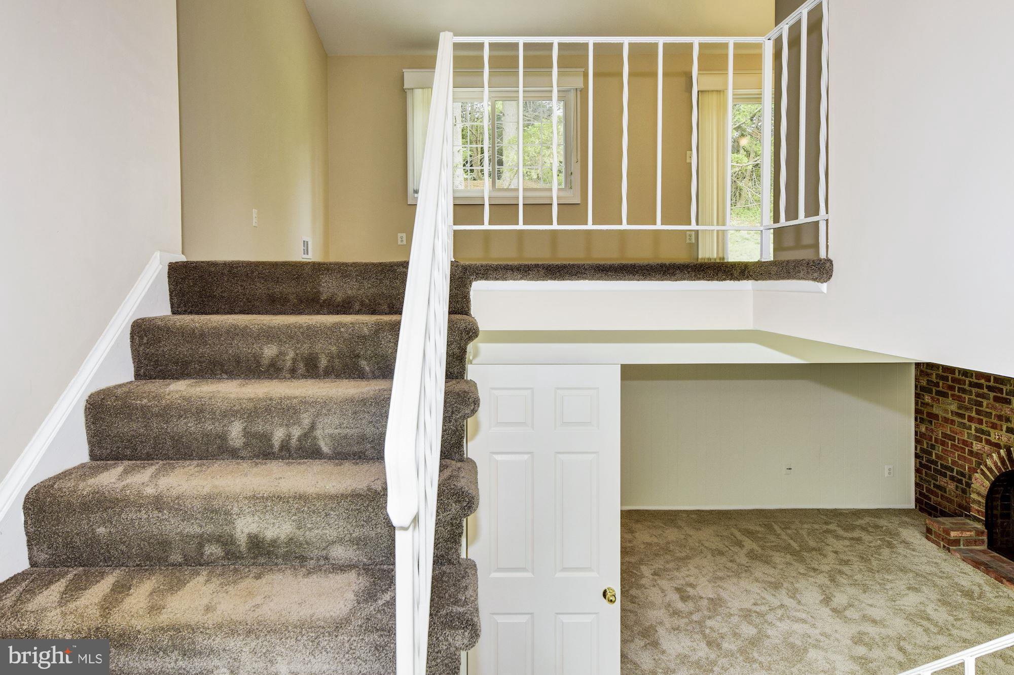 14404 Morton Hall Road Silver Spring, MD 20906 - Photo 4 of 41 Entryway with coat closet