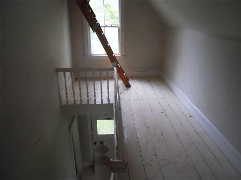 136 Pendleton Point Road Islesboro, ME 04848 - Photo 19 of 20 Hallway.