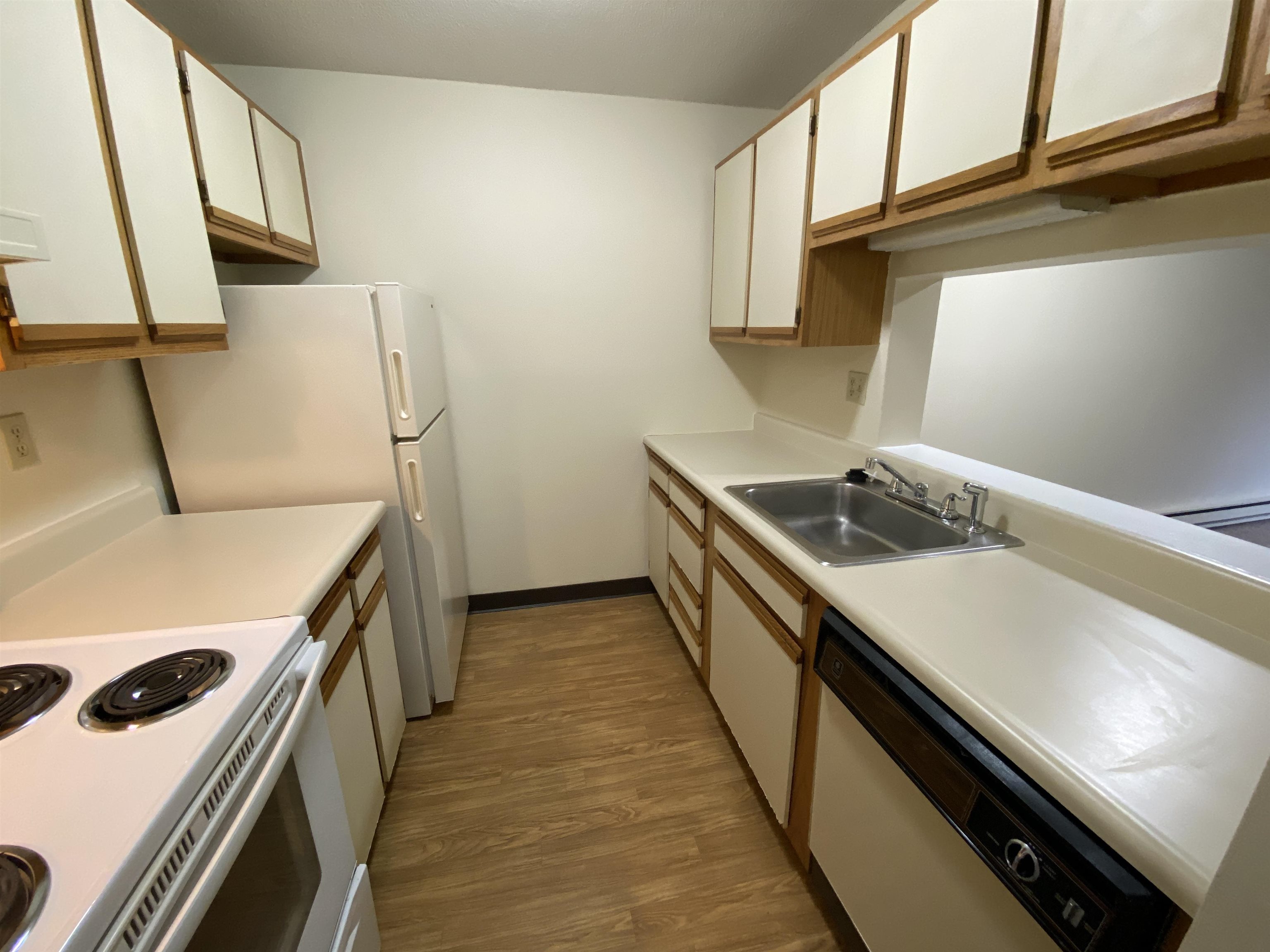 175 Eastern Avenue, Unit 103 Manchester, NH 03104 - Photo 8 of 37