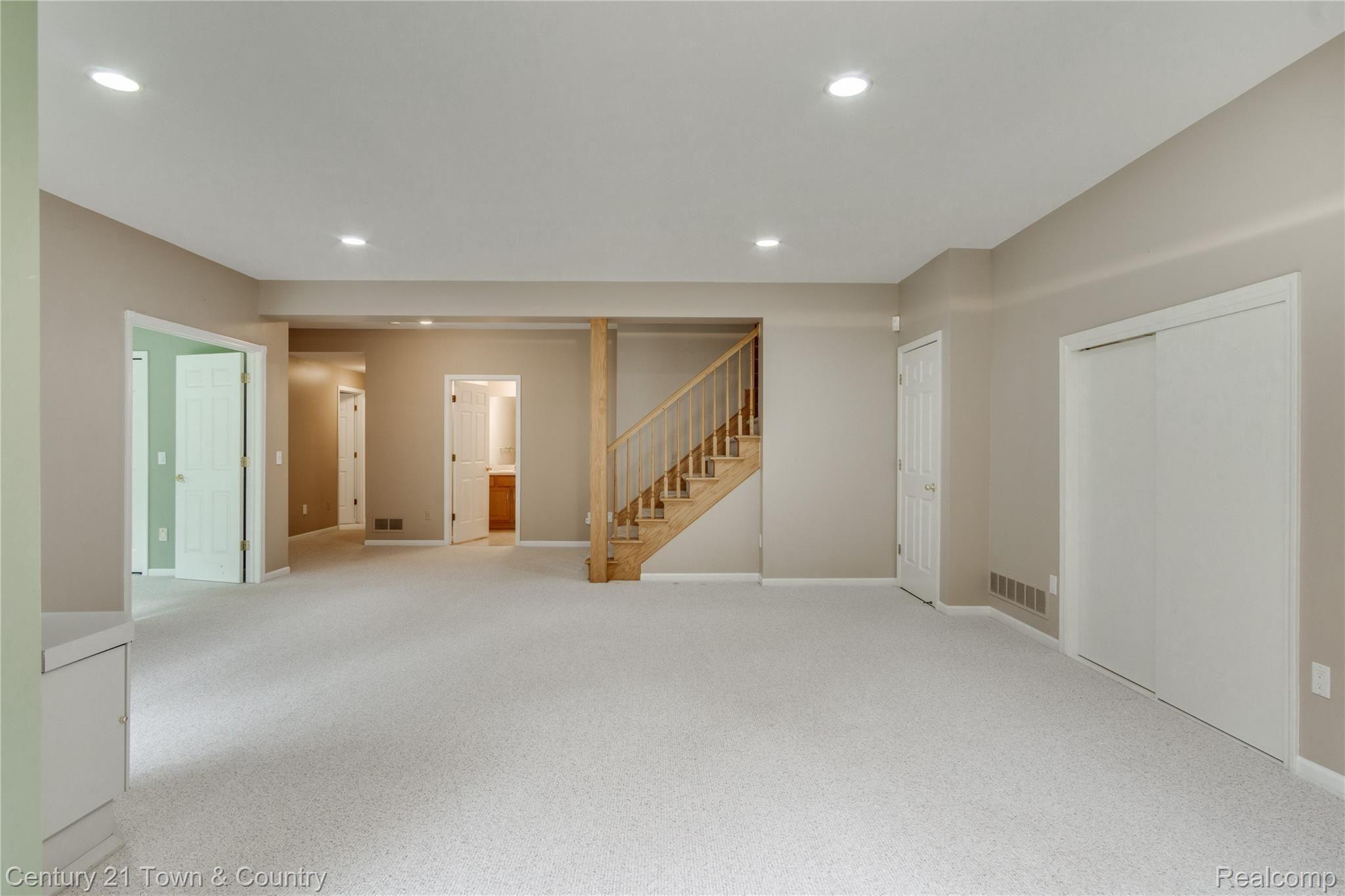 1116 Blue Ridge Drive Clarkston, MI 48348 - Photo 31 of 54 Interiors (31 of 42).jpg
