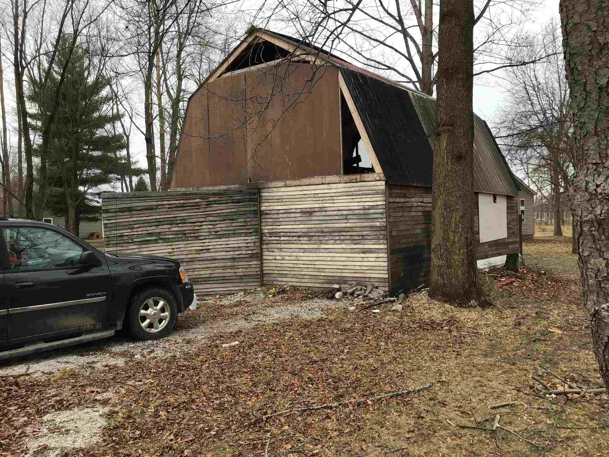 132 East Ray Road Winamac, IN 46996 - Photo 5 of 14