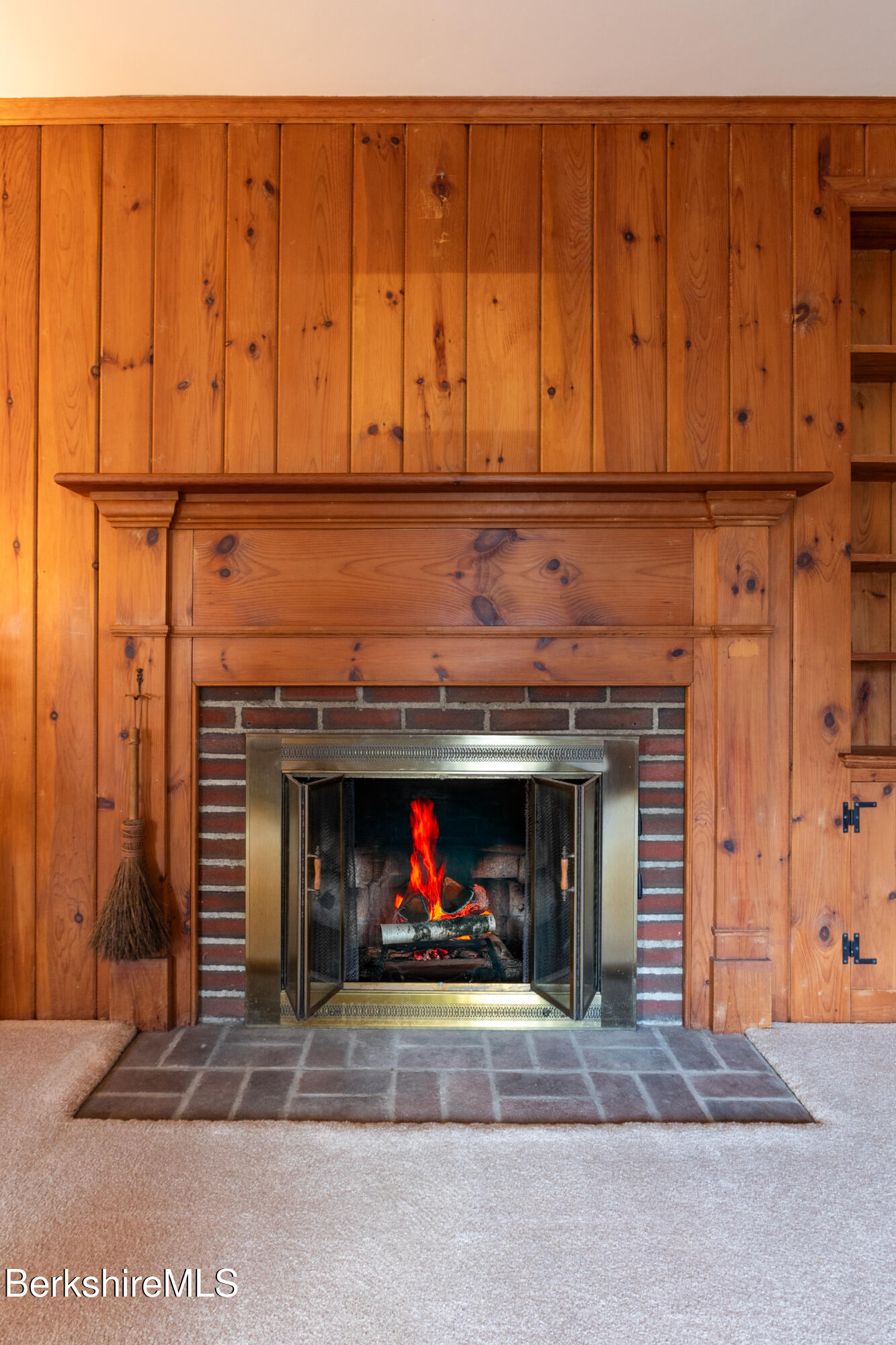 156 East New Lenox Road Pittsfield, MA 01201 - Photo 18 of 41 Fireplace