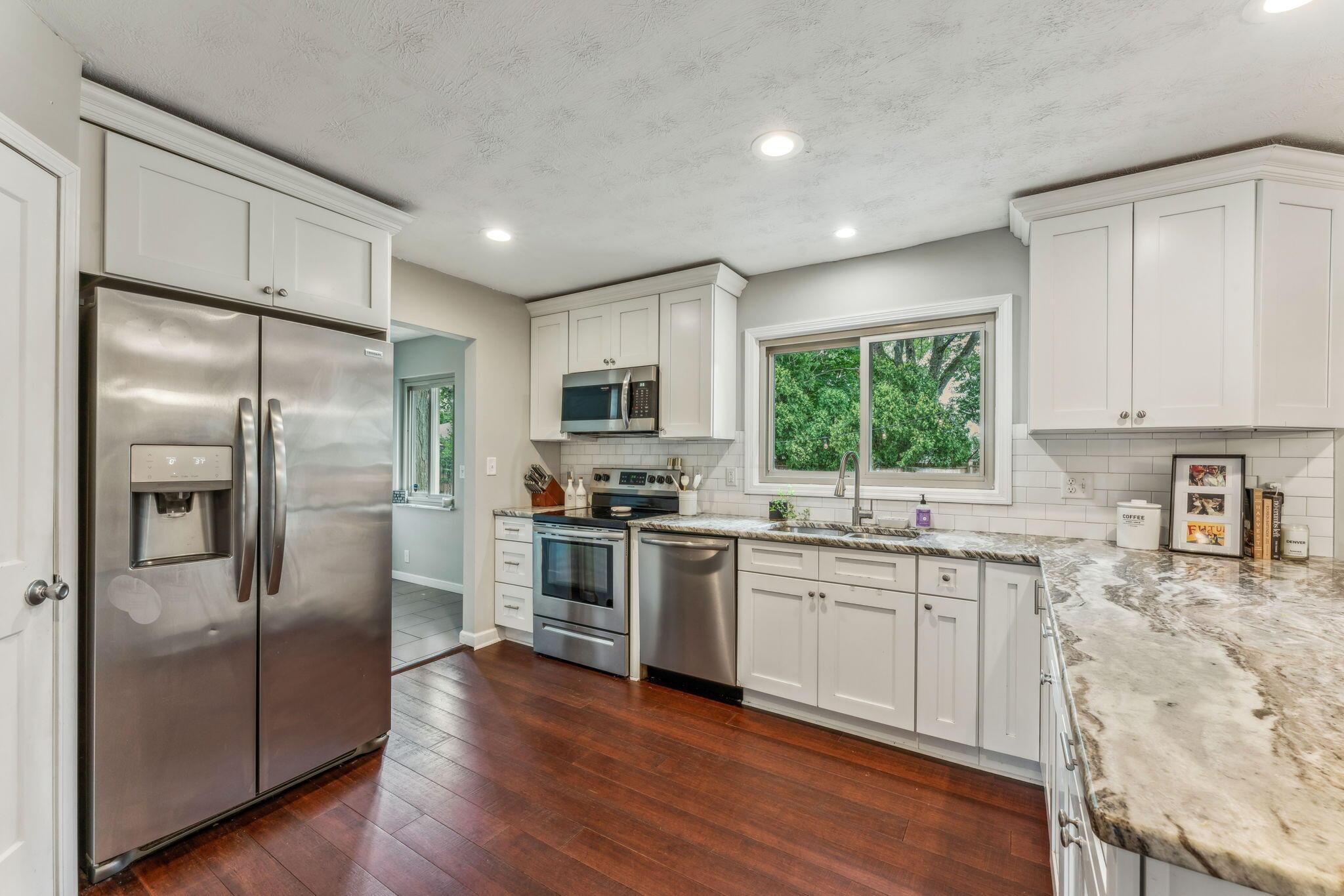 2925 Clermont Road Columbus, OH 43209 - Photo 11 of 46 3D982C34-233C-4538-AAA4-231F24B90F69