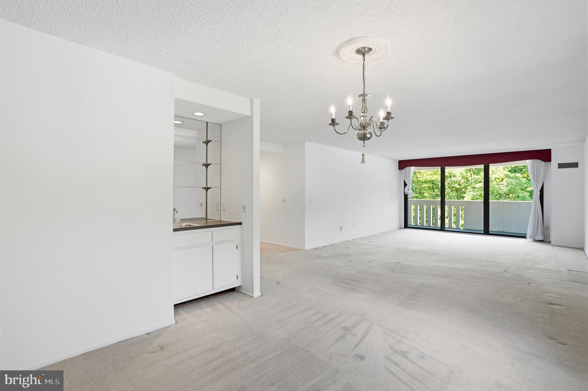 6101 Edsall Road, Unit 502 Alexandria, VA 22304 - Photo 3 of 33 Perfect open floor plan for entertaining!