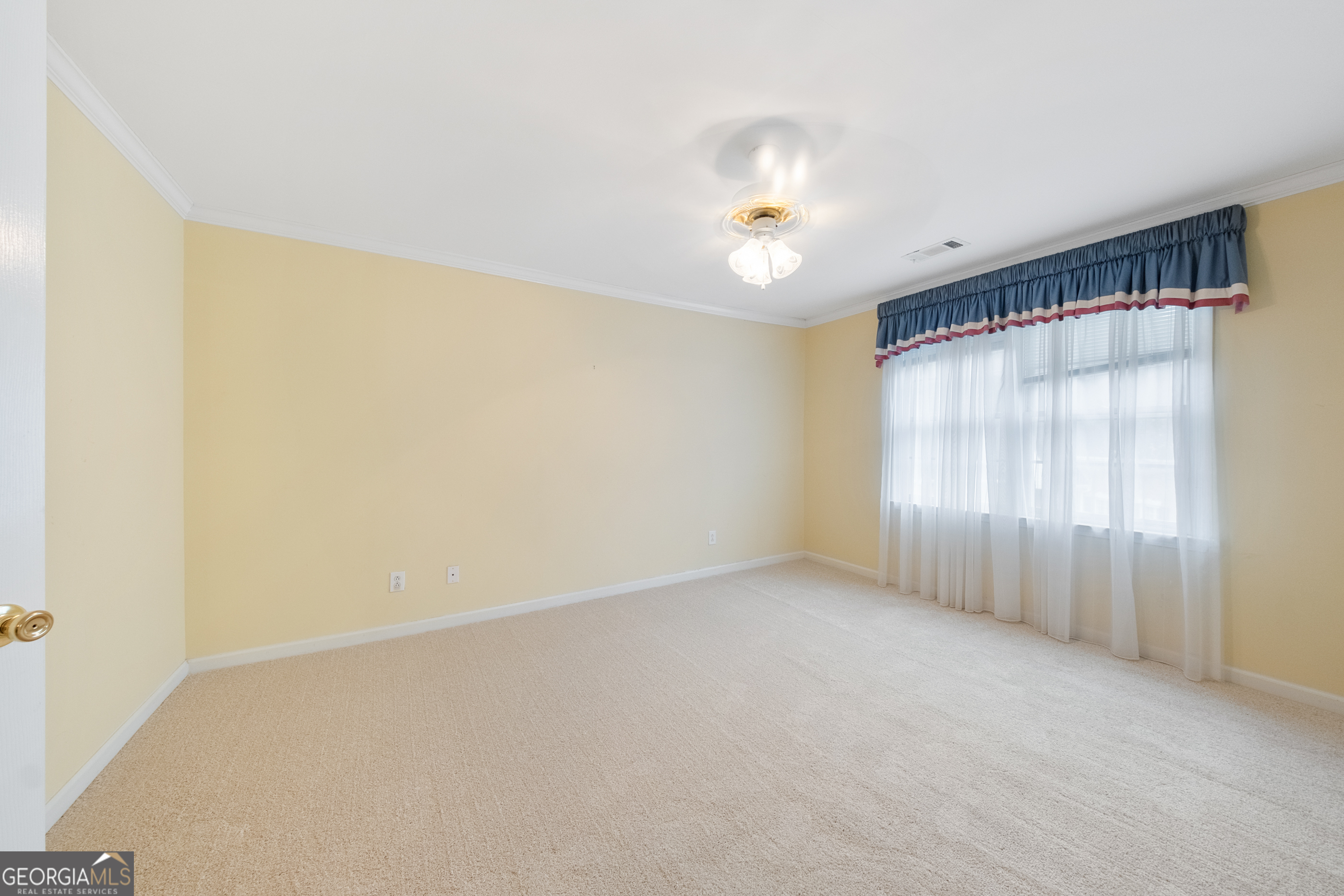 112 Covington Place Macon, GA 31210 - Photo 68 of 76 a view of an empty room with a window