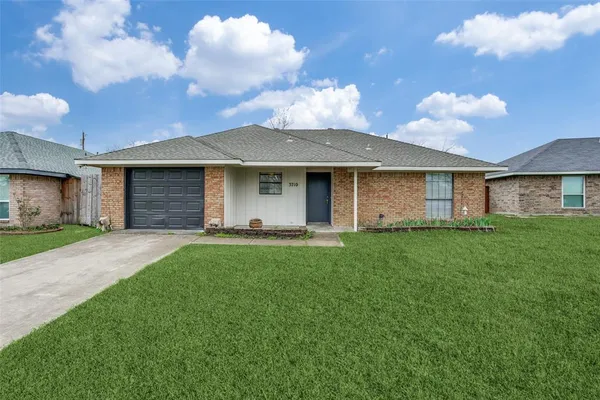 $1,750 | 3710 Lillie Street, Sachse, TX 75048