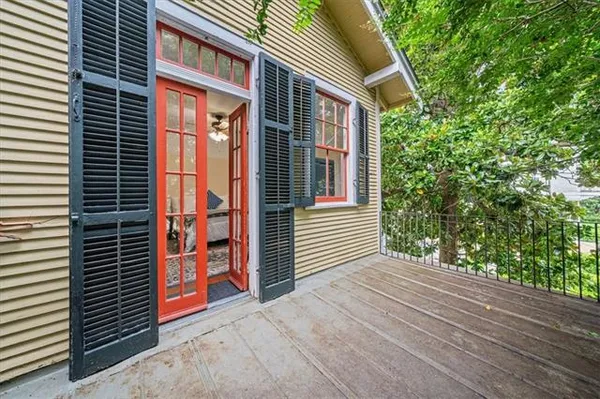 $3,100 | 2608 Magazine Street, New Orleans, LA 70130