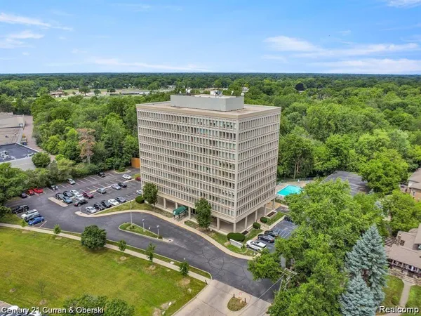 $89,900 | 22700 Garrison Street, Unit 605, Dearborn, MI 48124