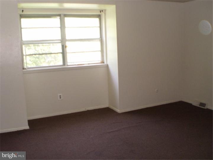 1345 Rainer Road Brookhaven, PA 19015 - Photo 5 of 12 Garage