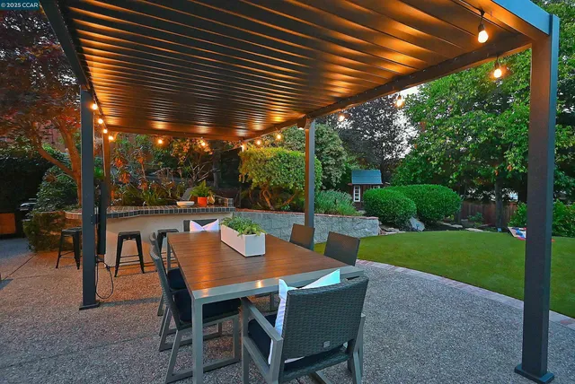 $2,600,000 | 421 Twin Oaks Lane, Walnut Creek, CA 94596