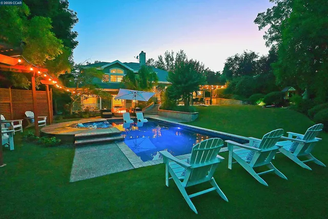 $2,600,000 | 421 Twin Oaks Lane, Walnut Creek, CA 94596