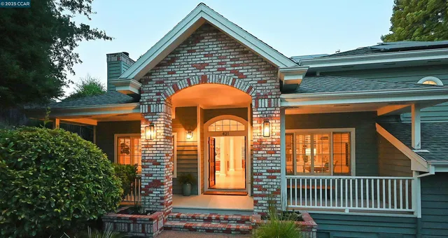 $2,600,000 | 421 Twin Oaks Lane, Walnut Creek, CA 94596