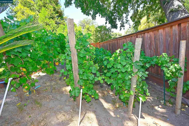 $2,600,000 | 421 Twin Oaks Lane, Walnut Creek, CA 94596