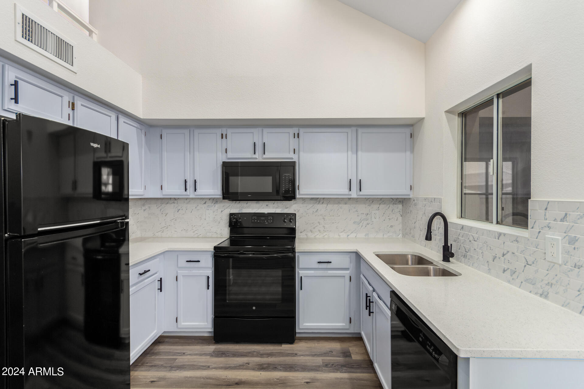 4172 East Wayland Road Phoenix, AZ 85040 - Photo 11 of 31 13-Wayland