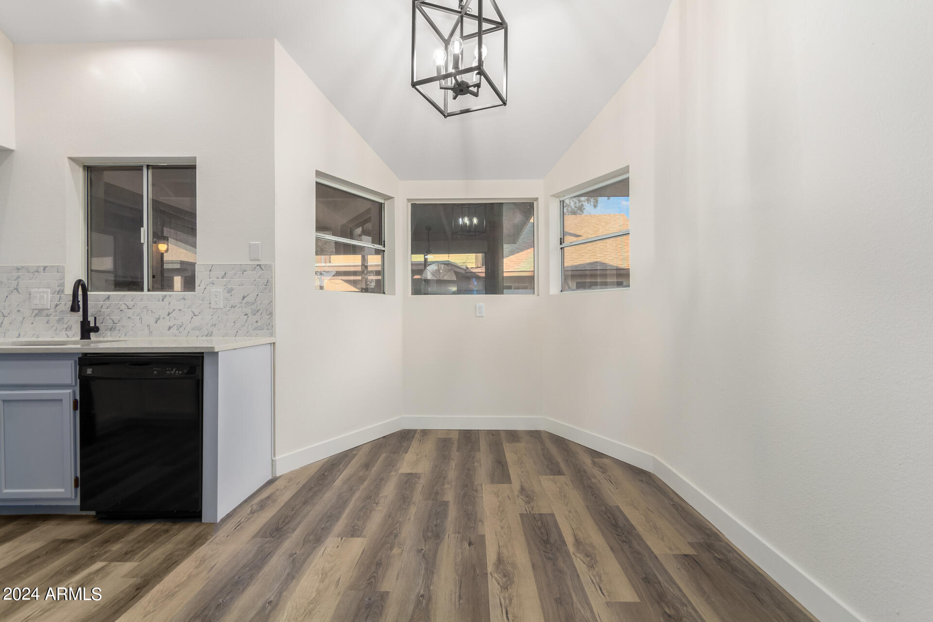 4172 East Wayland Road Phoenix, AZ 85040 - Photo 9 of 31 11-Wayland