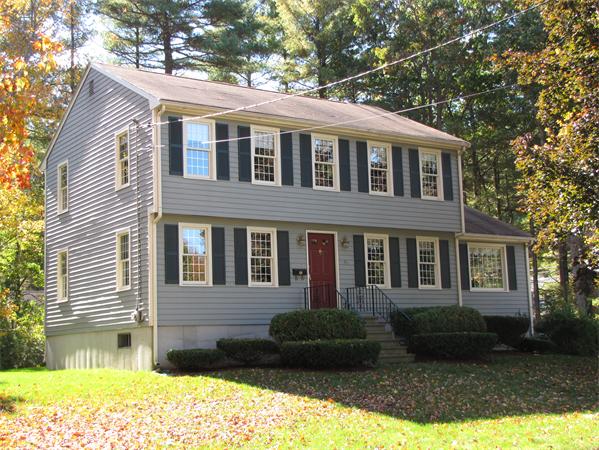 86 Alton Street Walpole, MA 02081 - Photo 2 of 26