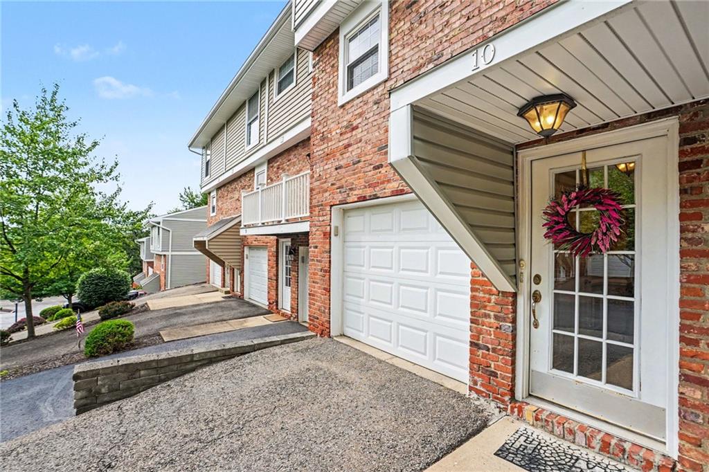 5495 Library Road, Unit 10 Bethel Park, PA 15102 - Photo 4 of 28
