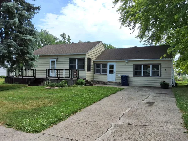 $180,000 | 417 4th Street, Wyndmere, ND 58081