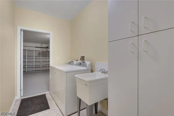 $1,950 | 5011 Southwest 16th Place, Cape Coral, FL 33914