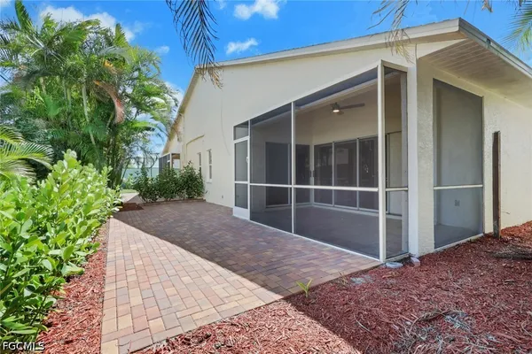 $1,950 | 5011 Southwest 16th Place, Cape Coral, FL 33914