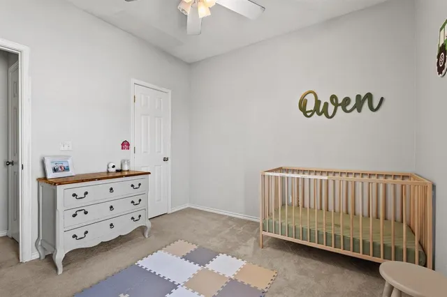 a view of livingroom with furniture