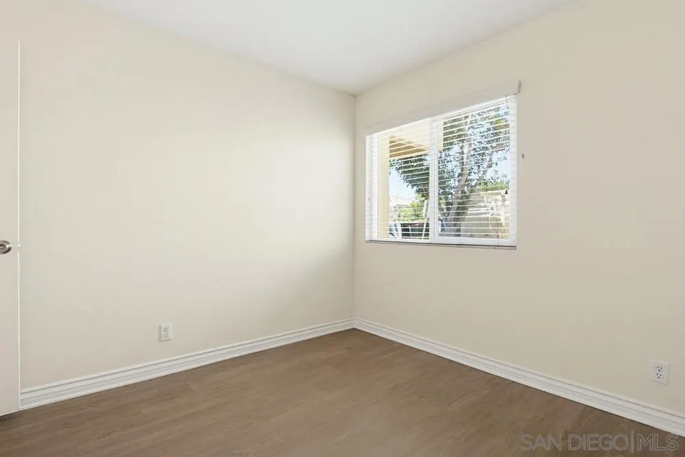 9939 Erma Road, Unit 103 San Diego, CA 92131 - Photo 29 of 40