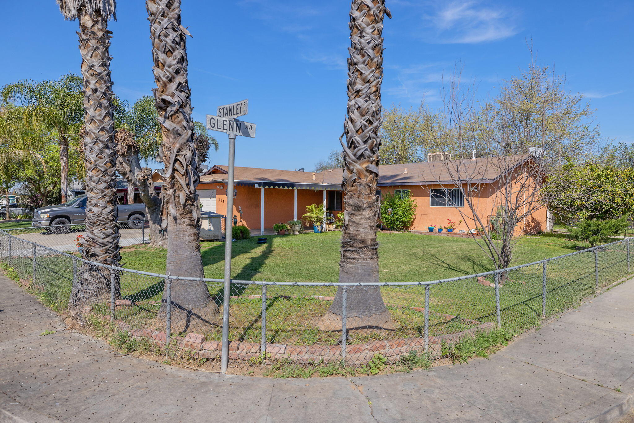 605 Stanley Street Exeter, CA 93221 - Photo 3 of 23 4-web-or-mls-713A7551