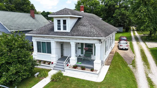 $189,900 | 112 East 2nd Street, Huntingburg, IN 47542