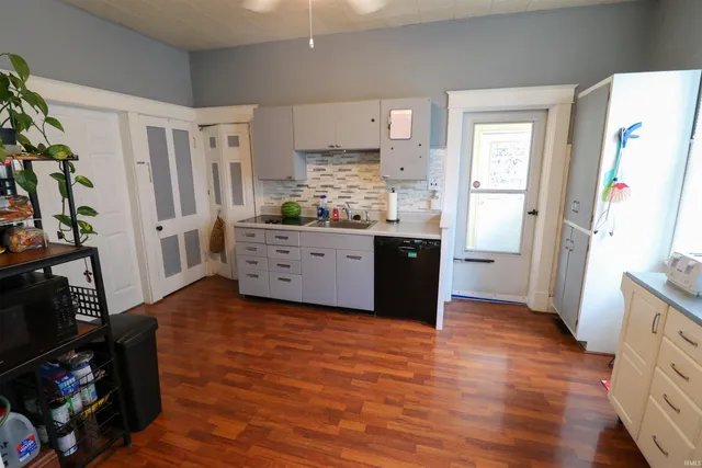 $189,900 | 112 East 2nd Street, Huntingburg, IN 47542