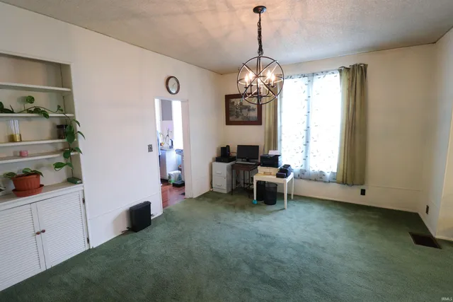 $189,900 | 112 East 2nd Street, Huntingburg, IN 47542