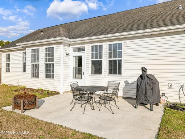 $310,000 | 302 Whirlaway Boulevard, Sneads Ferry, NC 28460