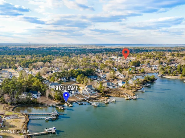 $310,000 | 302 Whirlaway Boulevard, Sneads Ferry, NC 28460