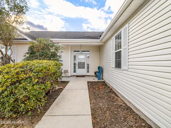 $310,000 | 302 Whirlaway Boulevard, Sneads Ferry, NC 28460