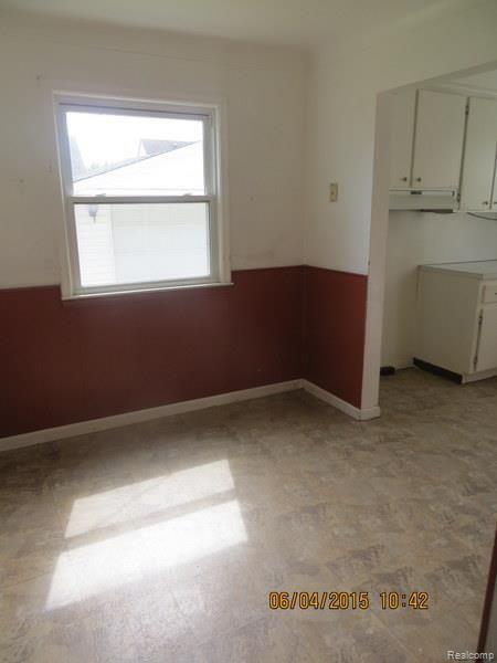 25286 Hayes Road Roseville, MI 48066 - Photo 3 of 15 dining.jpg