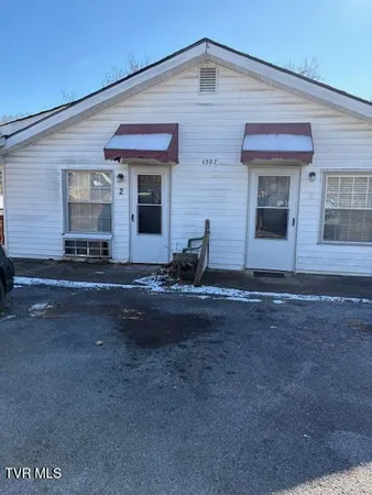 $750 | 1507 Cherokee Road, Unit 2, Johnson City, TN 37604