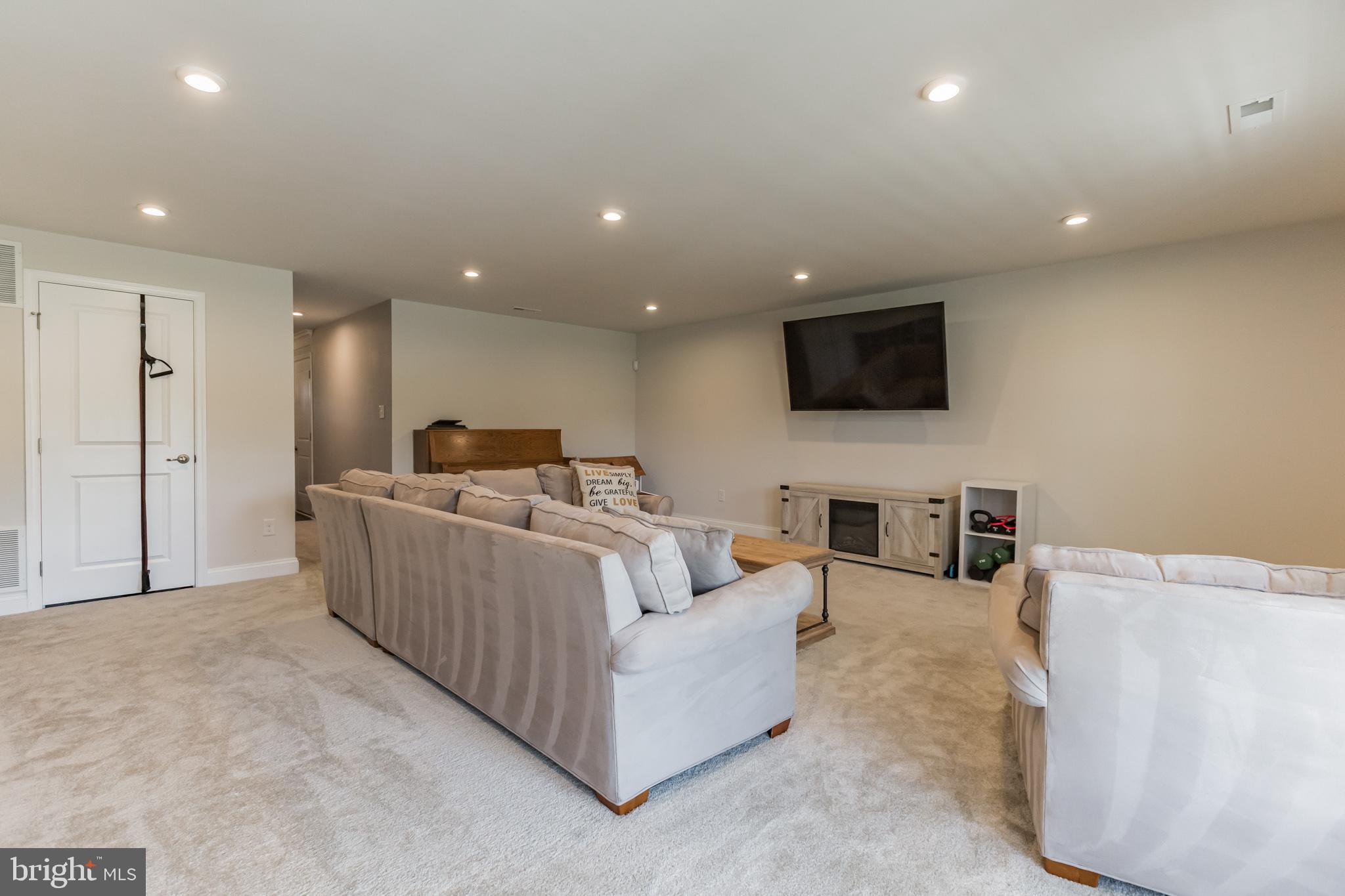 125 Pinnacle Place Sewell, NJ 08080 - Photo 6 of 30