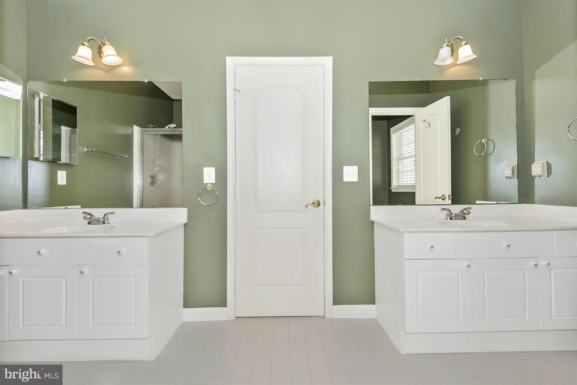 2615 Bear Den Road Frederick, MD 21701 - Photo 15 of 30 Bath (Master)