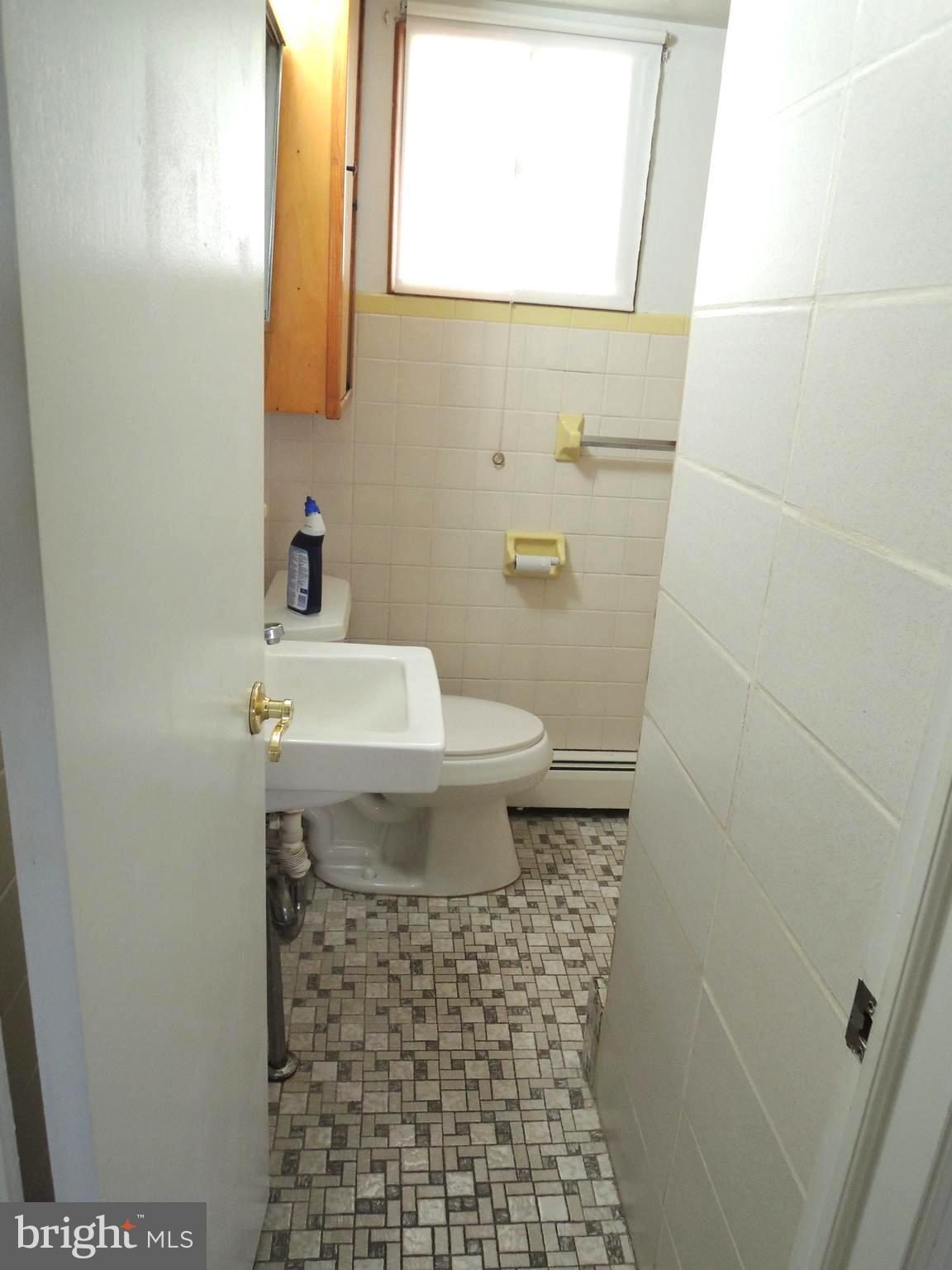 136 New Road Horsham, PA 19044 - Photo 17 of 29 Gallery Image 17