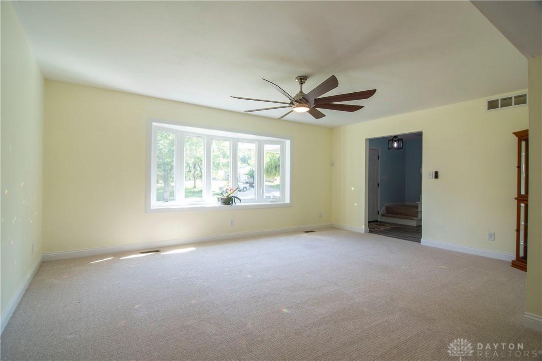 5860 Yorktown Court Riverside, OH 45431 - Photo 2 of 30